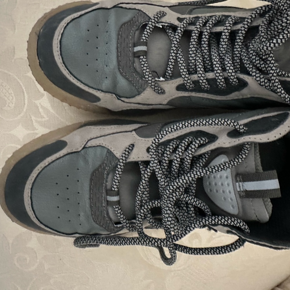 Boys sneakers size 4-5 big boy gray